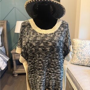 Women's Black and Cream Sweater